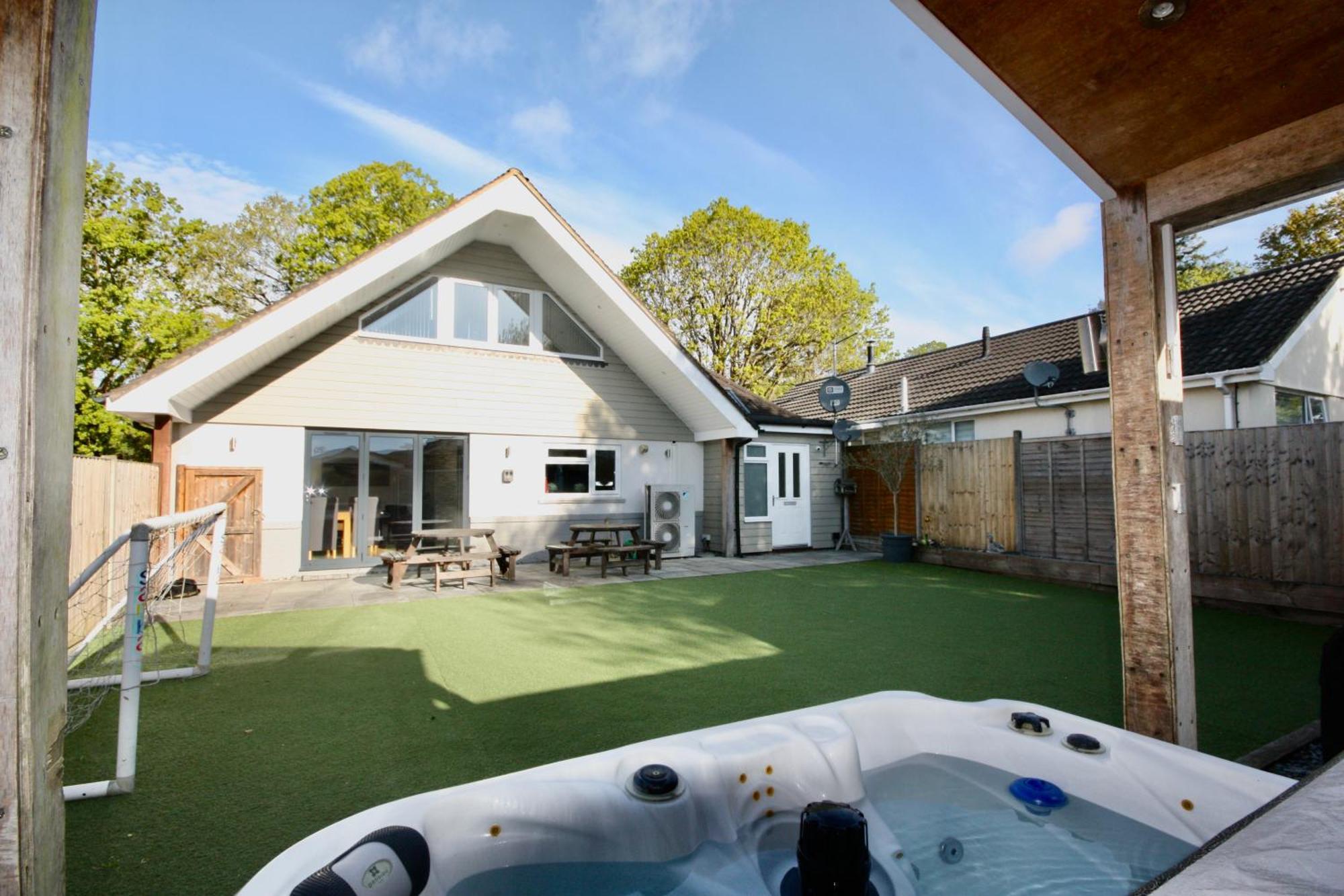 Four Corners Holiday Home Hot Tub & Sauna เฟิร์นดาวน์ ภายนอก รูปภาพ