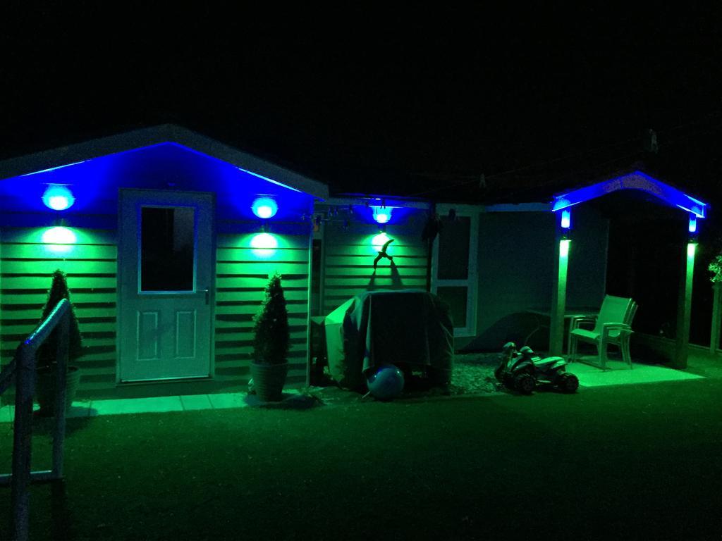 Four Corners Holiday Home Hot Tub & Sauna เฟิร์นดาวน์ ภายนอก รูปภาพ
